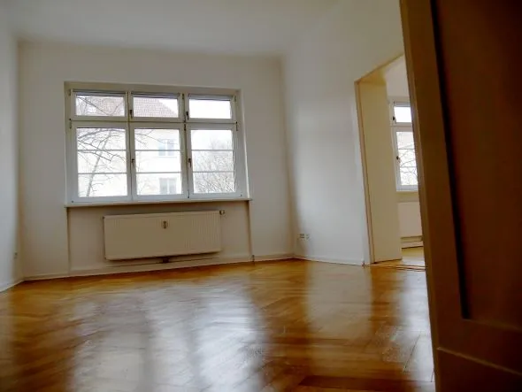 Elegante sanierte 3-Zimmer Altbau-Wohnung mit EBK in der Nähe vom Olivaer Platz — photo 1